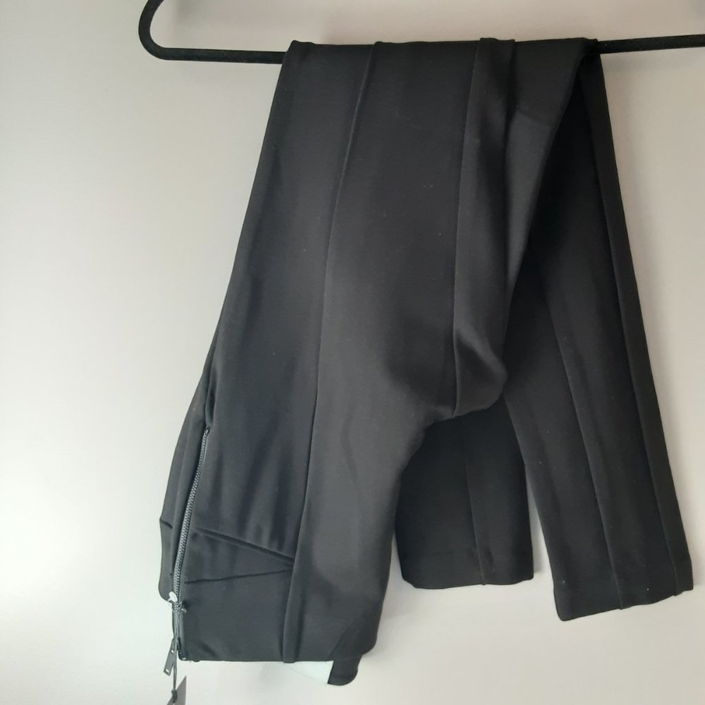 One by Chapter One Black Pull On Legging, Black Side Zipper | New! M